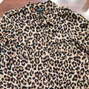 White House Black Market Long Sleeve Leopard Print Silk Shirt Size 4